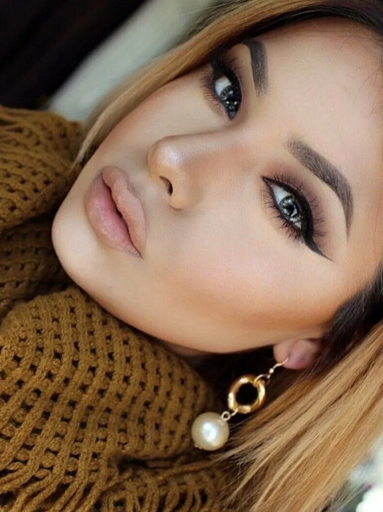 Домашний макияж. Макияж в домашней обстановке. Домашний макияж. Домашний макияж в домашних. Макияж дома.