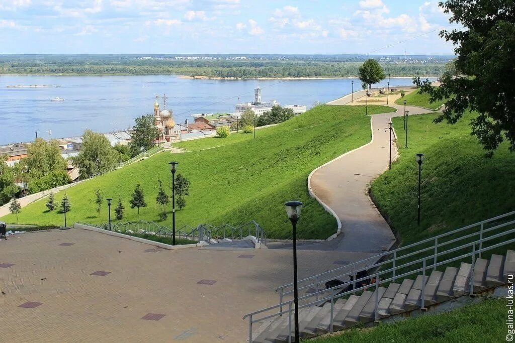 Нижний плавно. Набережная Федоровского - Гребешковский откос - Окская набережная. Набережная Федоровского Нижний Новгород. Набережная Нижний Новгород Федоровская Отреставрированная. Нижневолжская набережная Нижний Новгород.