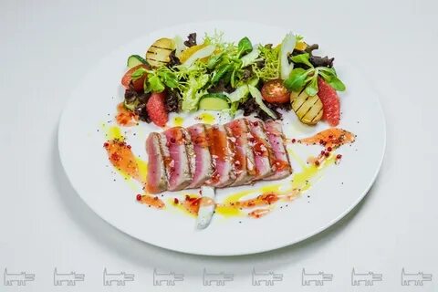 Тунец с овощами