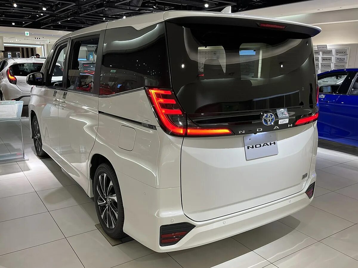 Тойота Ноах гибрид. Тойота Ноах 2022. Toyota Noah 2020 Hybrid. Тойота Ноах 2020. Noah гибрид