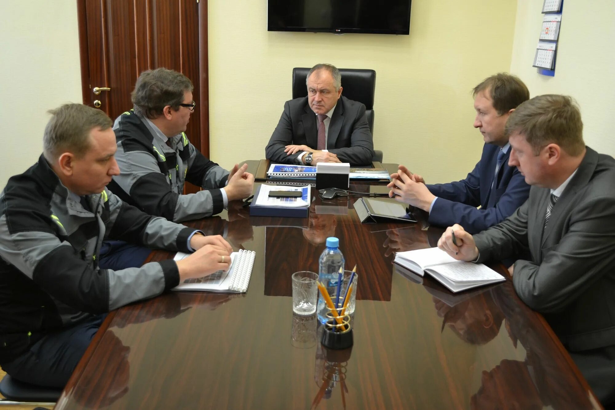 Евгений луковников. Луковников евгений валентинович бурятия зампред правительства. Луковников евгений валентинович бурятия зампред правительства. Луковников евгений валентинович бурятия. Луковников бурятия.