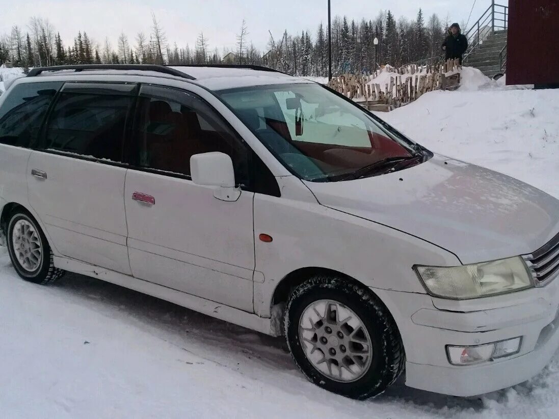 Купить митсубиси шариот грандис. Mitsubishi Chariot 1999. Мицубиси Шариот 1999. Митсубиси Шариот Грандис 1999. Митсубиси Шариот 1999 2.4.