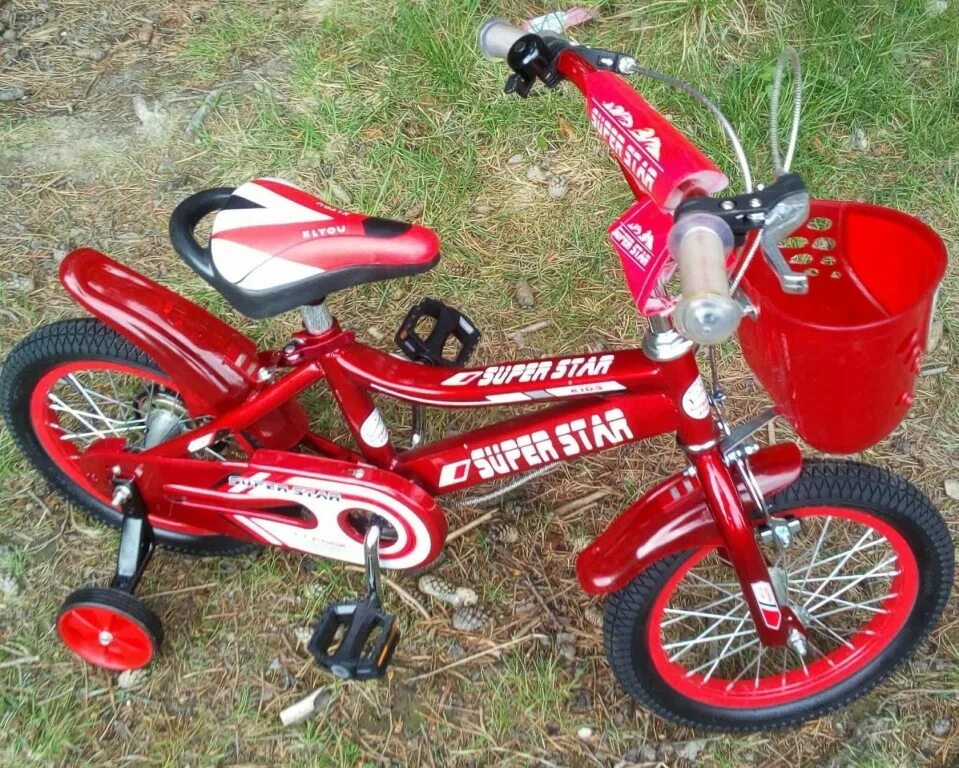 Красный велик маленький. Велосипед четырехколесный на 14 дюймов. Велосипед четырехколесный детский диаметр колес 20 дюймов. Headliner велосипед детский 14 дюймов. Велосипед четырехколесный детский.