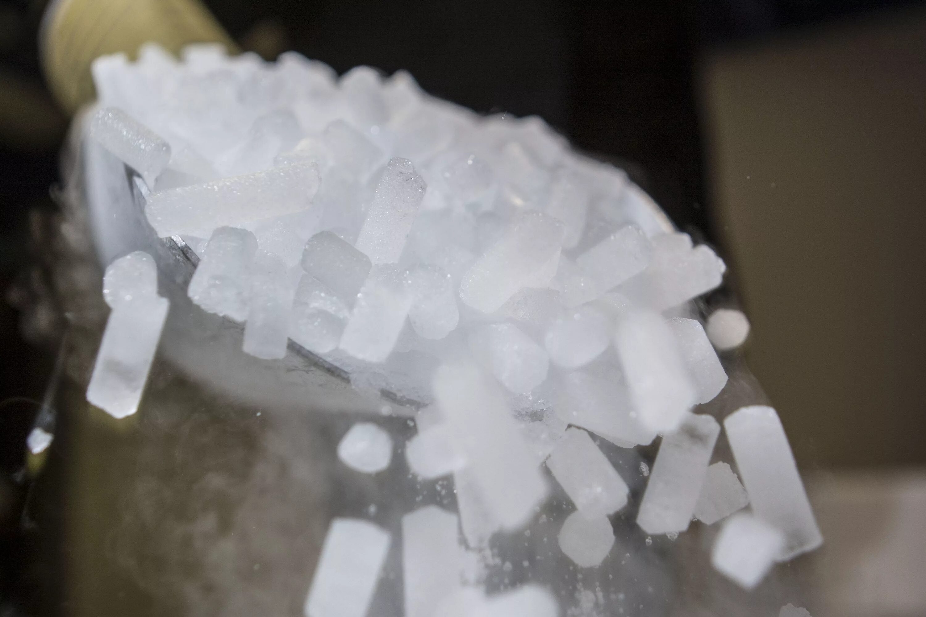 сухой лед (двуокись углерода твердая) в гранулах 16мм. пакет гипотермический "снежок". сухой лед в пакетиках. где взять сухой. где взять сухой.