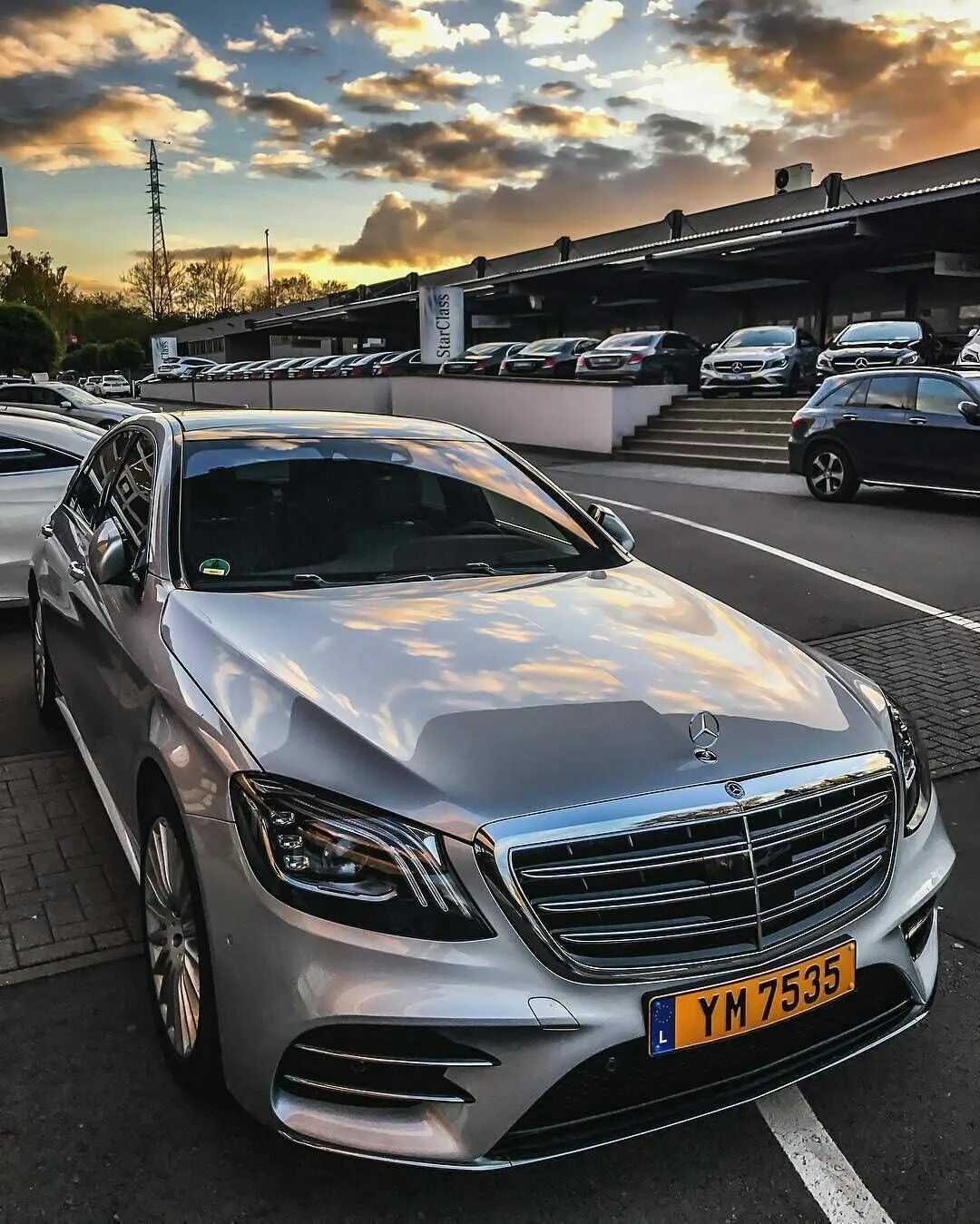 Про мерсе. Мерседес Бенц s400. Mercedes-Benz s 400. Мерседес Бенц s560. Мерседес s350d.