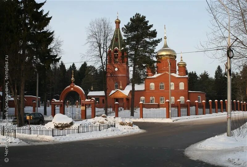 церковь на комсомольском пермь. храм иконы божией матери пермь. марии загуменных, 59а. церковь ул. микрорайон железнодорожный пермь.