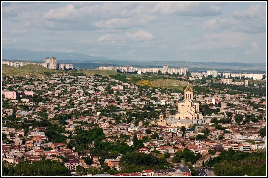Современный тбилиси. Тифлис современный. Современный Тбилиси фото. Тбилиси современный город фото.