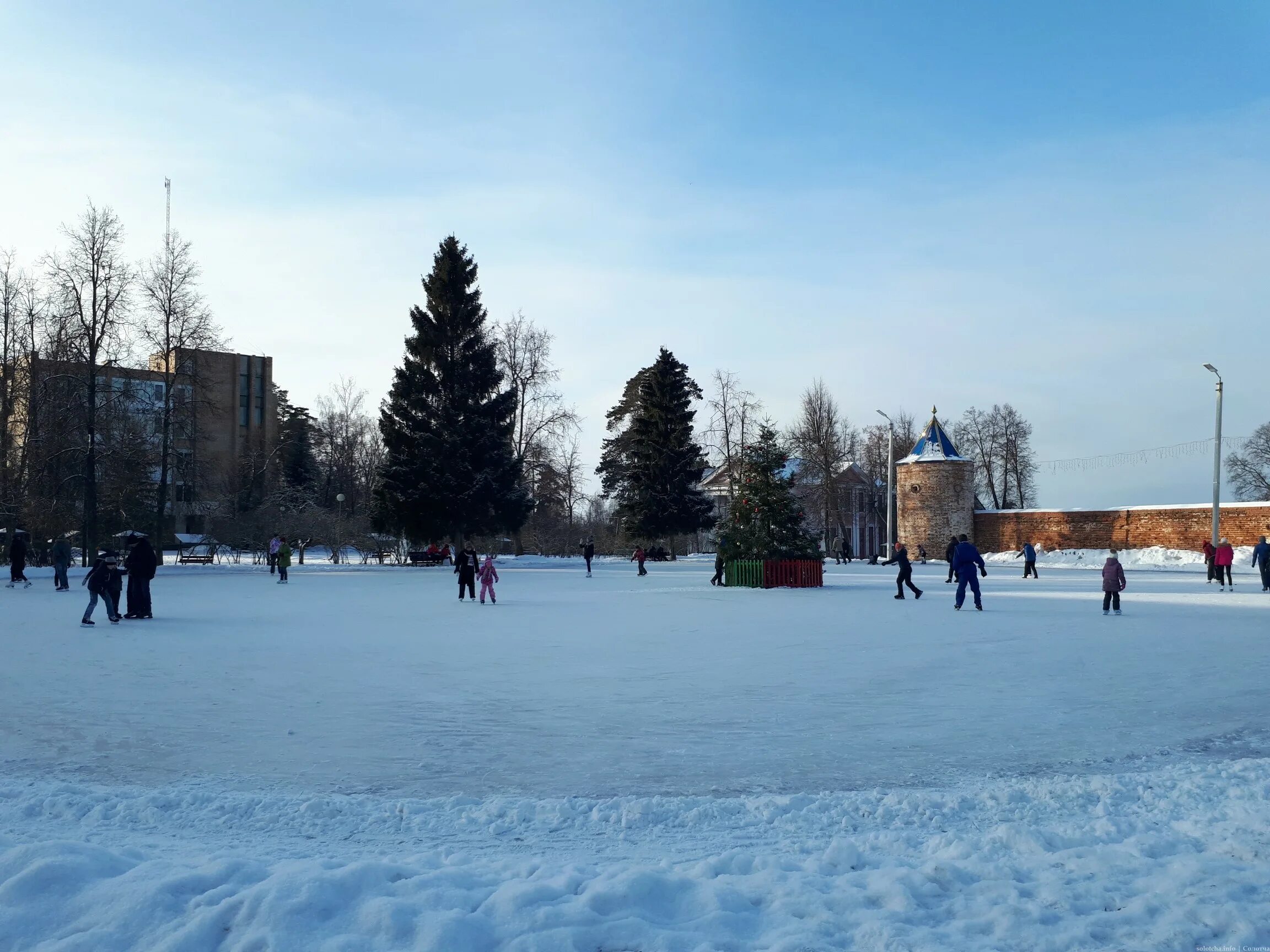 Каток рязань цена. Каток в Солотче Рязань. Санатория Солотча каток. Каток у санатория Солотча 2022. Каток Сергеевка Рязань.