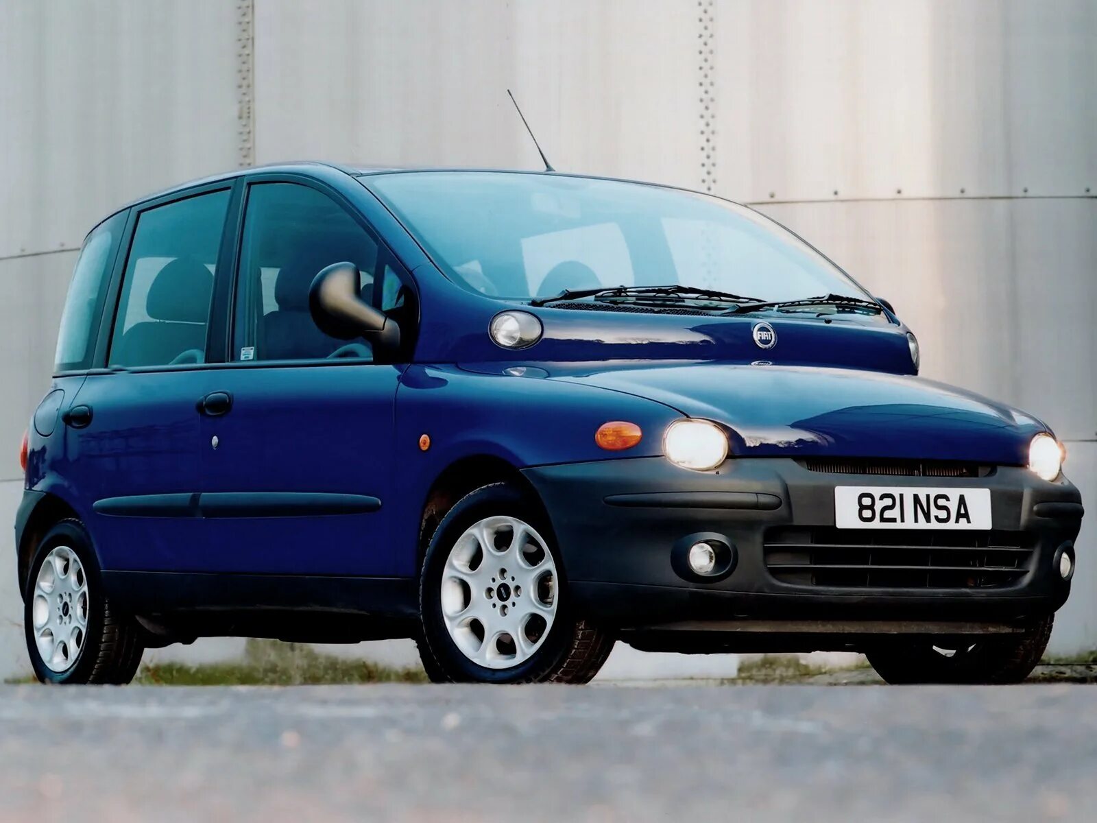 Фиат Мультипла 1998. Фиат Мультипла 2000. Машина Fiat Multipla. Фиат Мультипла 2001. Фиат 2000 года