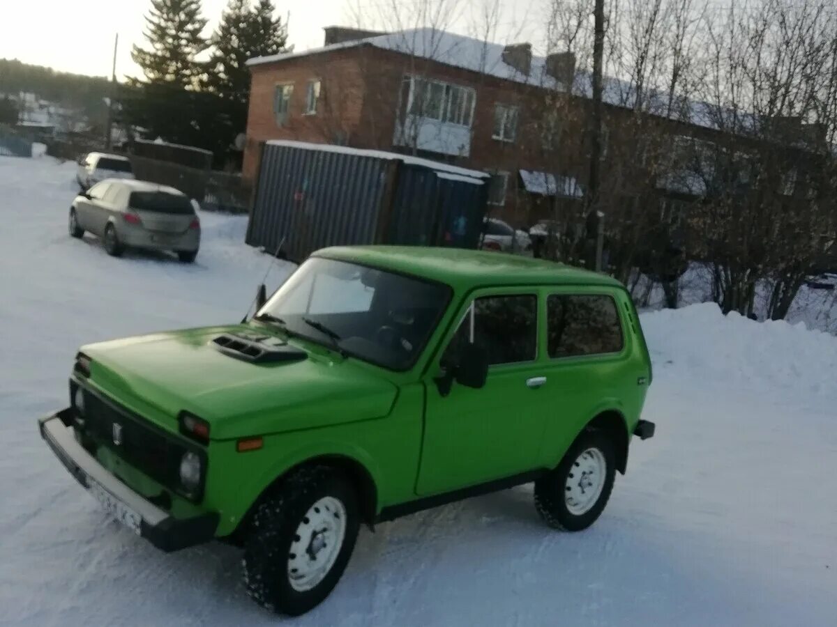 Купить нивы б у красноярск. Нива 1979 зеленая. Красноярская Нива. Зеленая Нива в Красноярске на Калинина. Годзилыч Красноярск Нива.