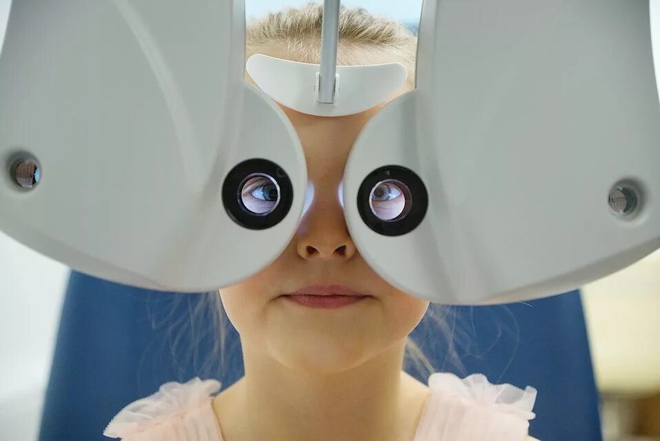 Аппарат для лазерной коррекции зрения цена. Аппараты глаза. Прибор для корректировки зрения. Аппараты для коррекции зрения у детей. Аппарат для аппаратной коррекции зрения.
