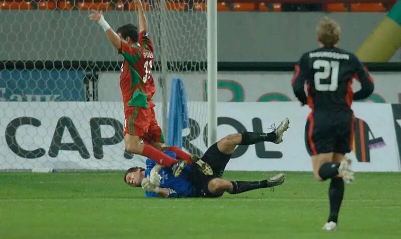 Фол 2023. Начальный удар. Фол 2023. Белингем реал мадрид празднование. Фол 2023.