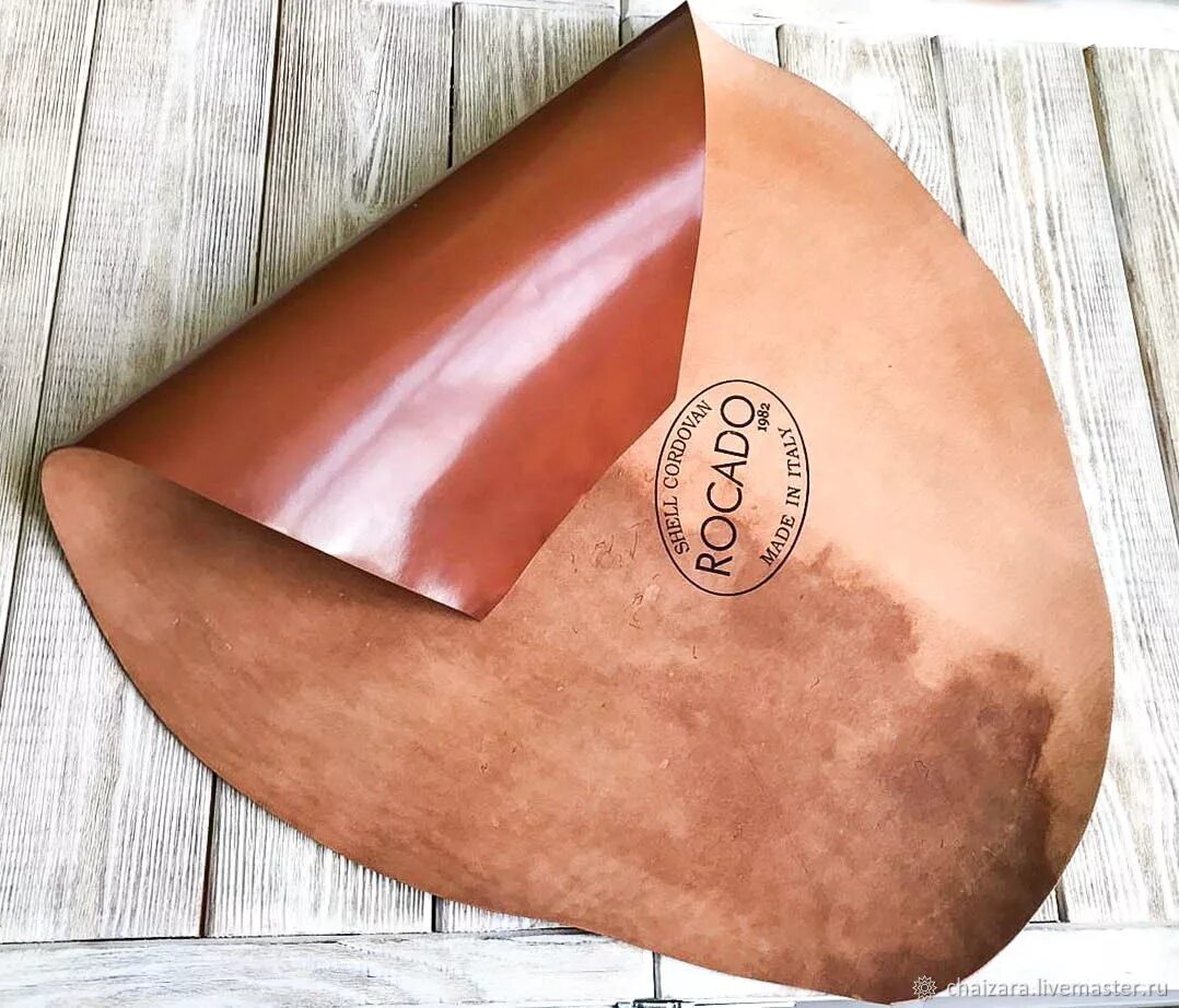 Кожа 1 сорт. Шелл кордован кожа. rocado shell cordovan. cordovan кожа. изделие из лошадиной кожи.