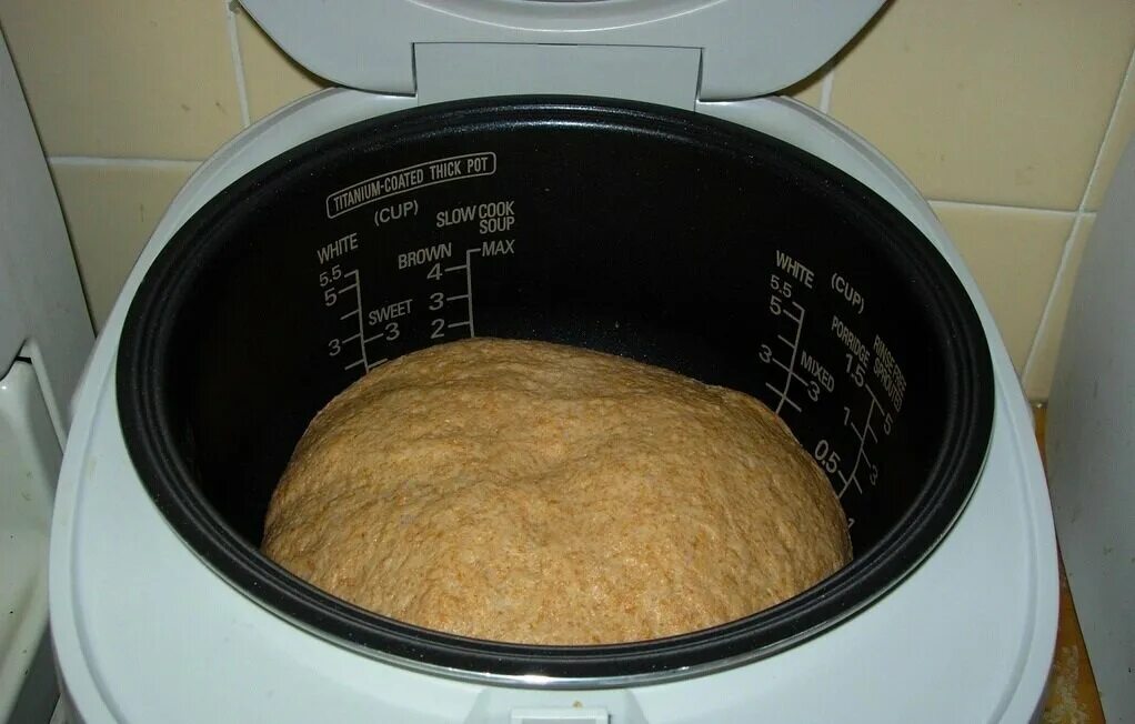 Тесто в мультиварке рецепт. Выпечка хлеба в мультиварке. Тесто для хлеба в мультиварке. Печь хлеб в мультиварке. Хлеб из мультиварки.