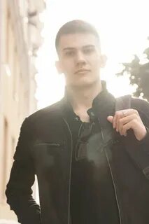 Ивану 20 лет