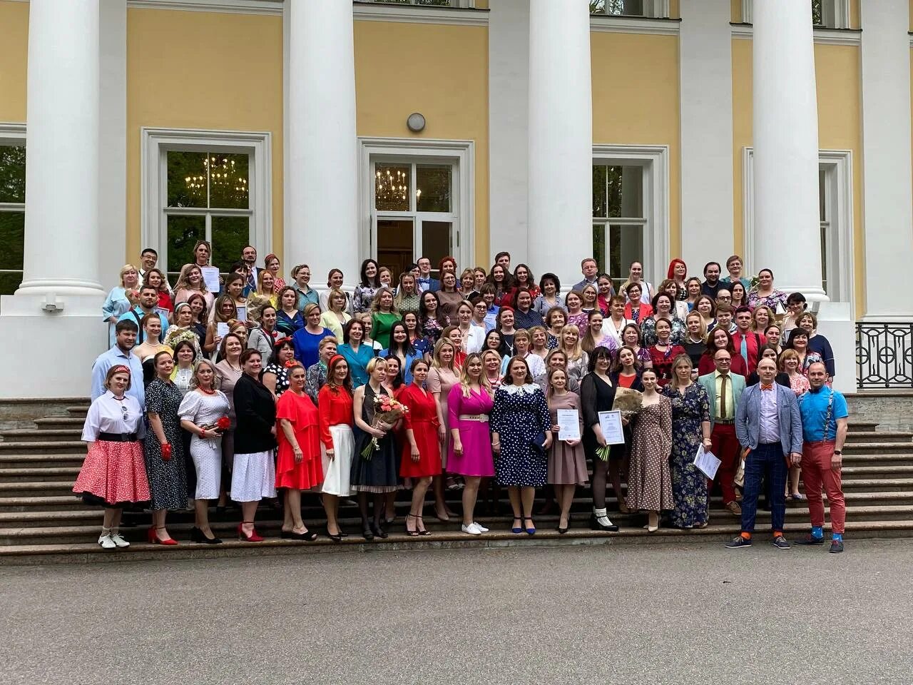 бал во дворце. классная руководительница. школа 700 василеостровского района. классные руководители школы 33 в спб. семинар классных руководителей.