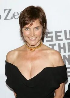 Carey Lowell's short hairstyle Short hair styles, Mom hairst