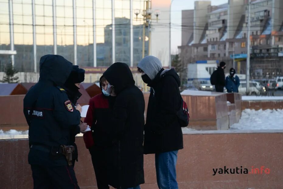 Якутия митинг. Стихийный митинг якутск. Якутск митинг. Протесты в якутии. Якутския митинг.