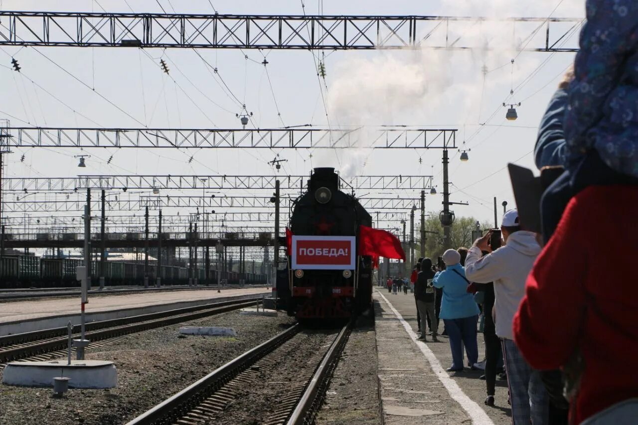 Поезд Победы Оренбург 2022. Ретро поезд Орск. Ретро поезд Оренбург. Ретро поезд Победы в городе Орск.