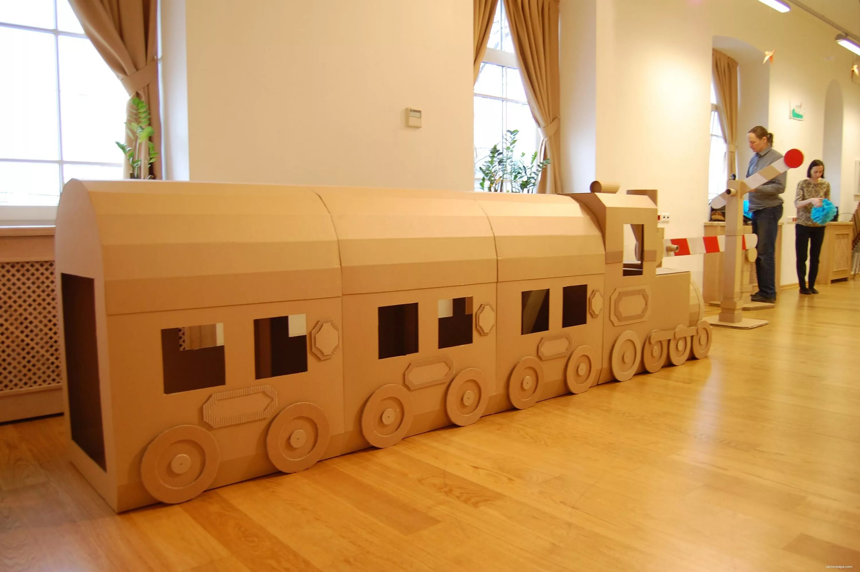 как сделать поезд из картона. как сделать поезд из картона. паровозик из коробок. модель паровоза из картона. паровозик из картона.