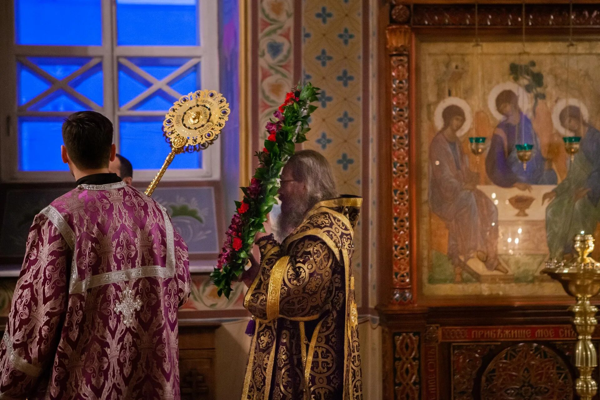 литургия при свечах. иерей симеон лахнов. литургия накануне. литургия накануне. храм у соломенной сторожки архиепископ марк.