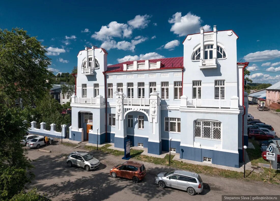 Старый центр бийск исторические здания. Бийск центр города. Современный бийск фото. Бийск сайт домов. Школа 1 бийск.