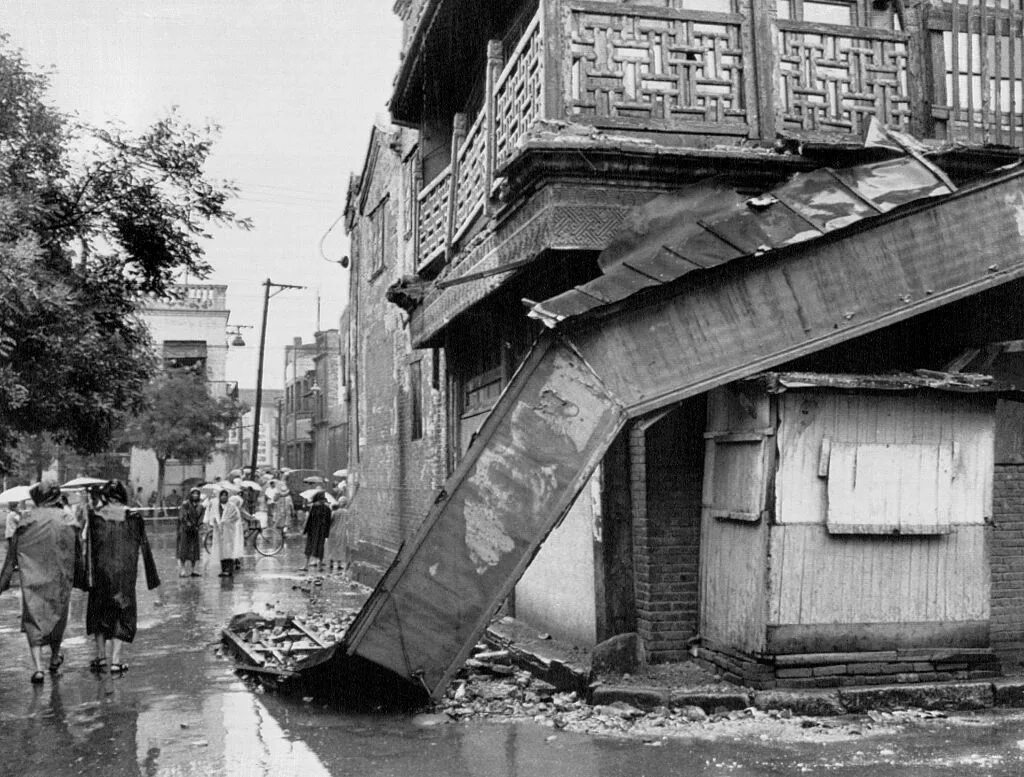 Землетрясение Таншань 1976. 1976 Год. Таншань, Китай землетрясение. Тянь-Шань землетрясение 1976. 28 Июля 1976 Таншань, Китай.