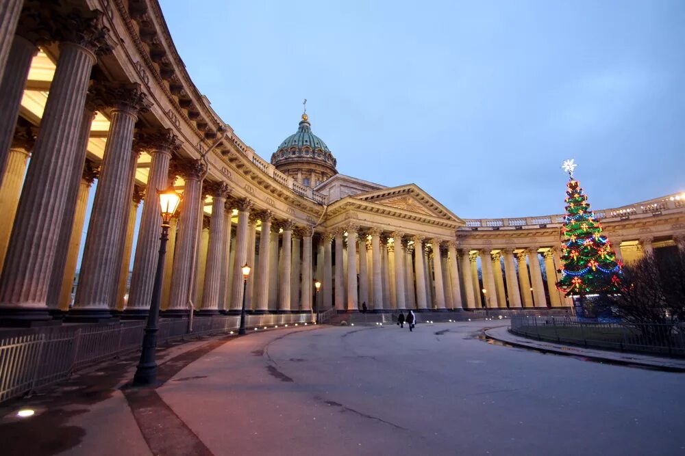 Колоннада Казанского собора в Санкт-Петербурге. Колоннада Казанского собора. Колоннада Казанского собора СПБ.