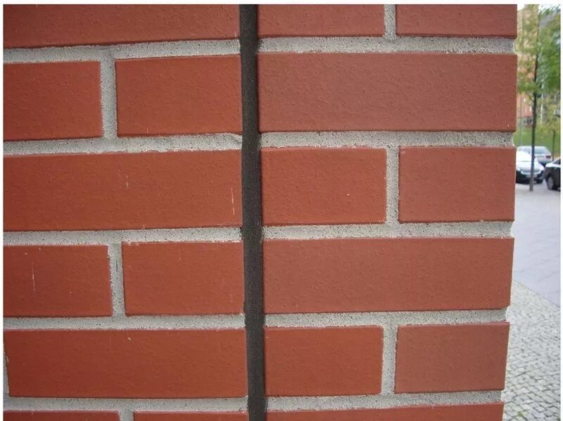 Устройство деформационного шва в кирпичной кладке стен. Деформационный шов в кладке. Горизонтальный деформационный шов в кирпичной кладке. Устройство температурного шва в кирпичной кладке. Устройство деформационного шва в кирпичной кладке стен.