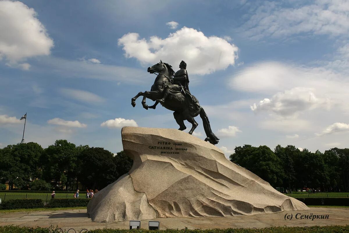 Медный всадник в санкт-петербурге панорама. Медный всадник на сенатской площади. Медный всадник. Статуя петру 1 в петербурге медный всадник. Медный всадник лодка.