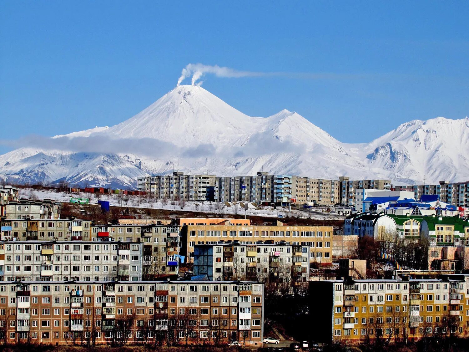 Население петропавловска. Камчатка Петропавловск-Камчатский. Город Камчатка Петропавловск Камчатка. Петропавловск-Камчатский центр города. Петропавловск Камчаск.