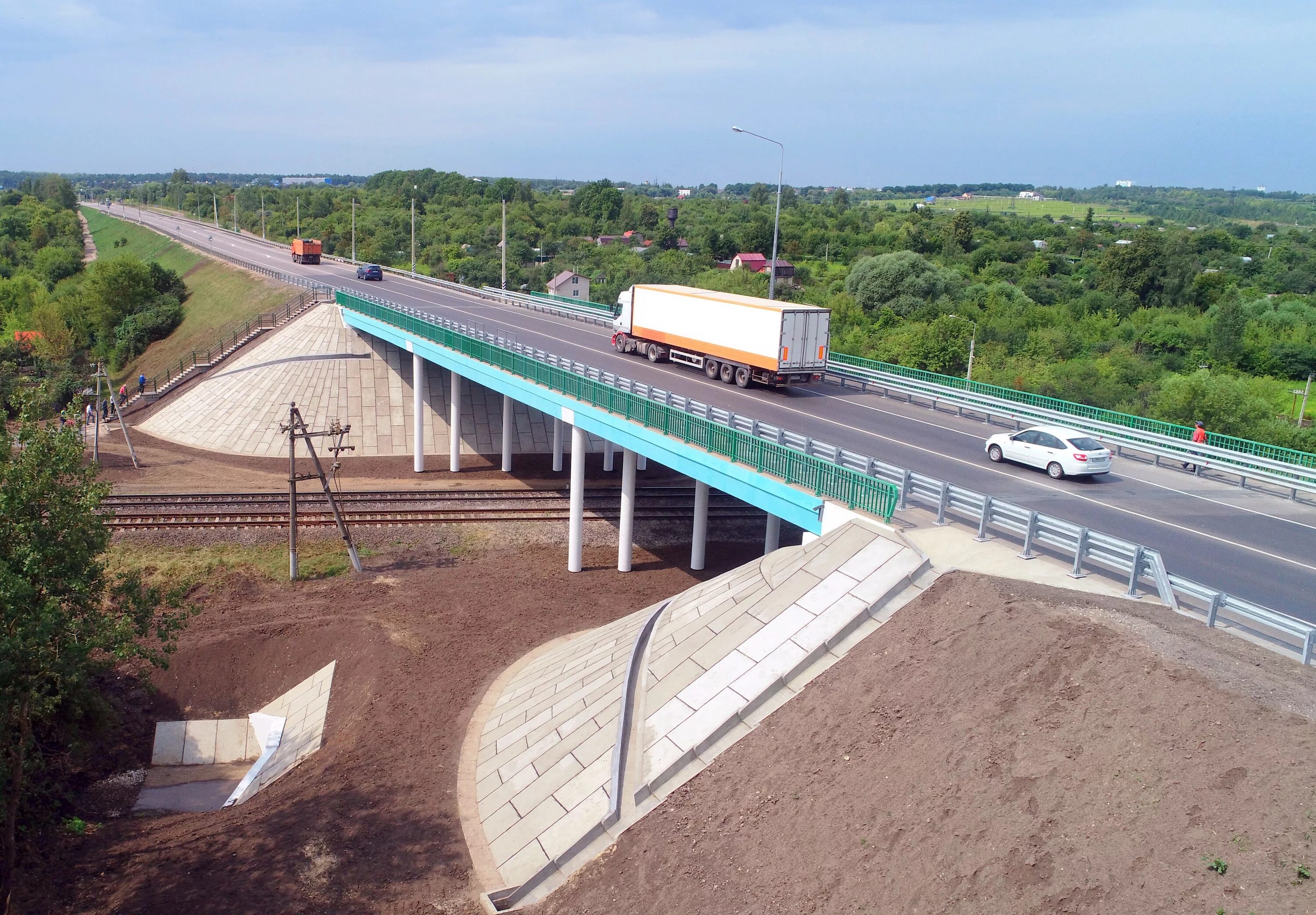 Водоотвод с путепровода. Виадук ремонт. Мост 9 января воронеж. Добрынинский мост ярославль. Виадук ремонт.
