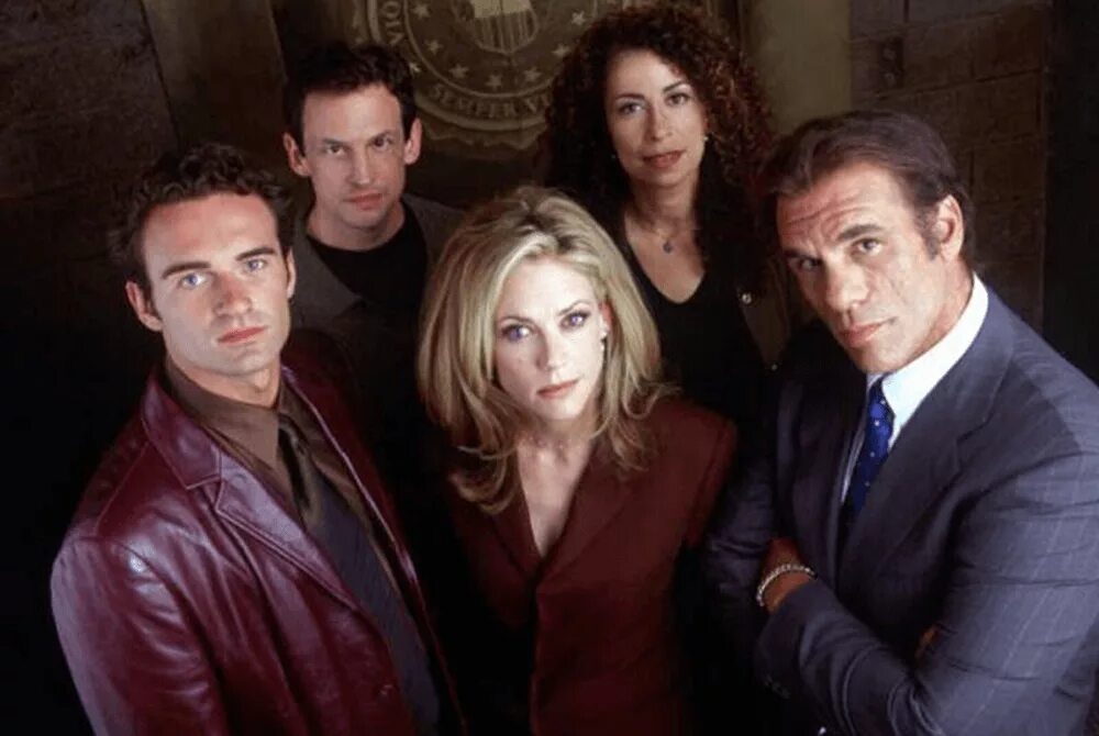 Лей ми профайлер слушать. Профиль убийцы сериал сша 1996. фильм профайлер 1996. профайлер сериал макмэхон. профайлер (сериал 1996 – 2000) постер.