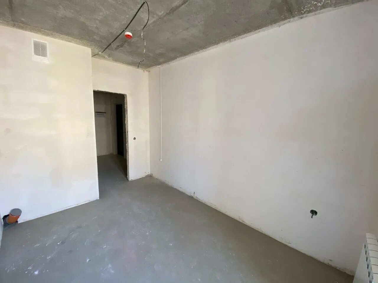 Комната с предчистовой отделкой. Дом под чистовую отделку. Квартиры под чистовую. Чистовая отделка. Отделка под чистовую.