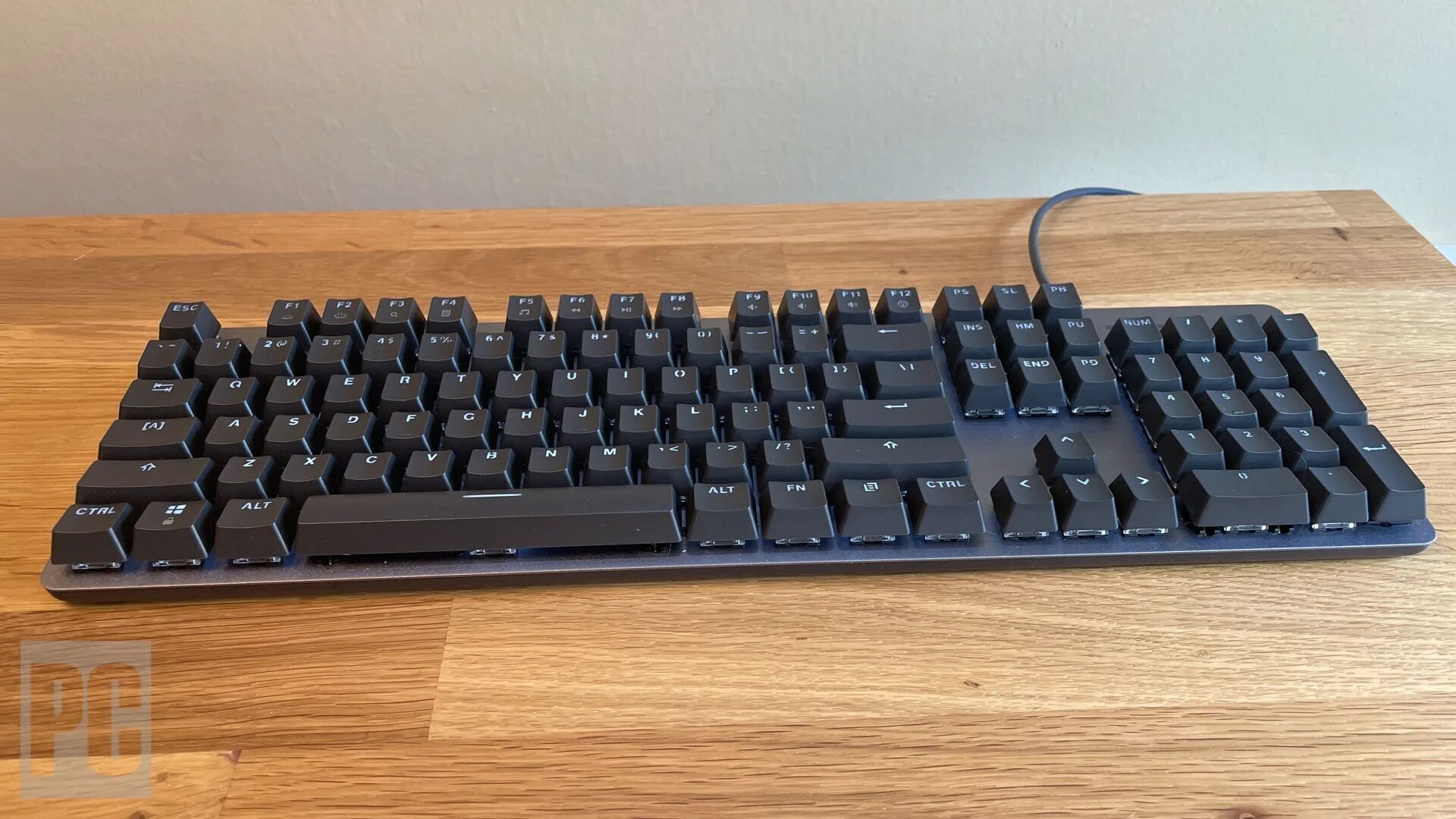 Logitech k845