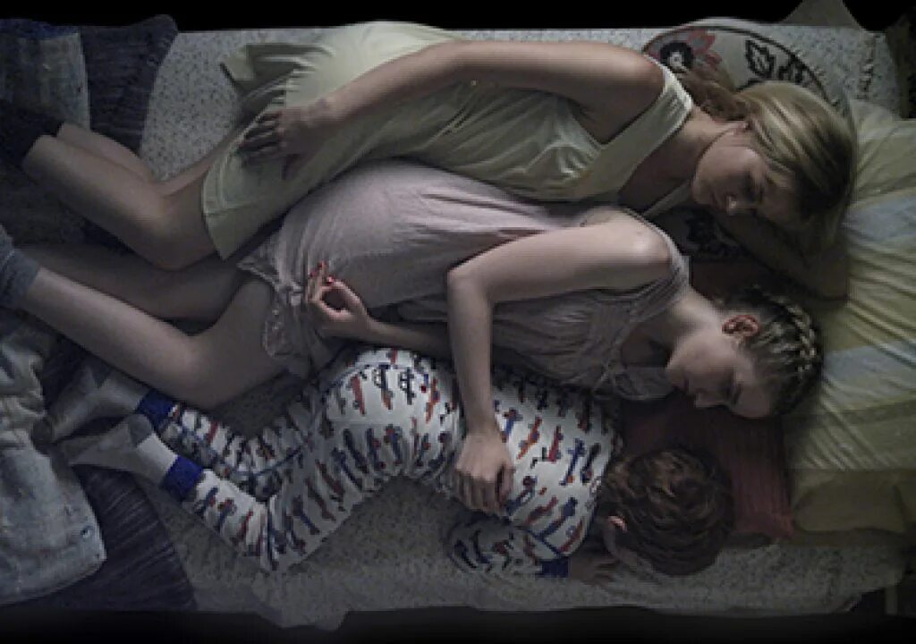 We are what we are wyvn. Фильм we are what we are. Фильм we are. Мы такие, какие есть (2013) постер. We are what we are.