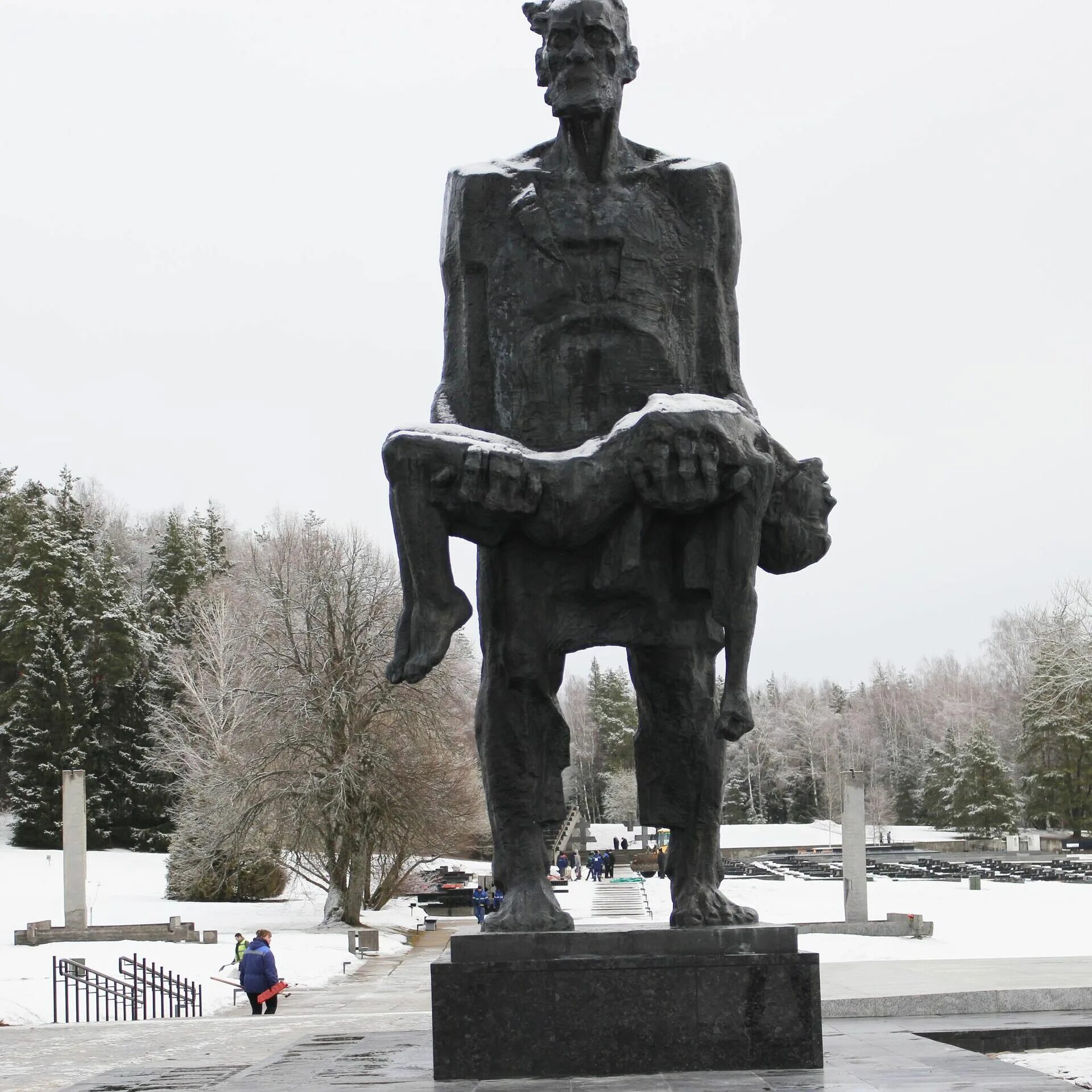 «непокорённый человек». Хатынь мемориальный комплекс. Белоруссия мемориальный комплекс хатынь. Мемориальный комплекс хатынь минск. Мемориальный комплекс хатынь беларусь.