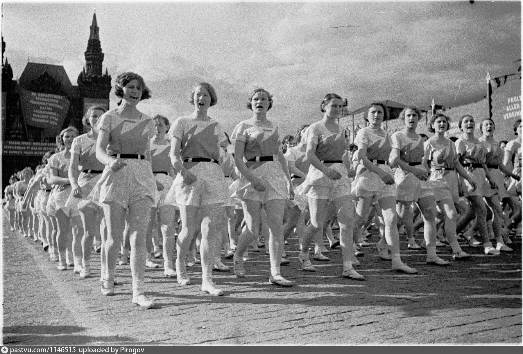 Парад физкультурников ссср женщины. 1961. Долой стыд фильм 1994. Общество долой стыд. Общество долой стыд.