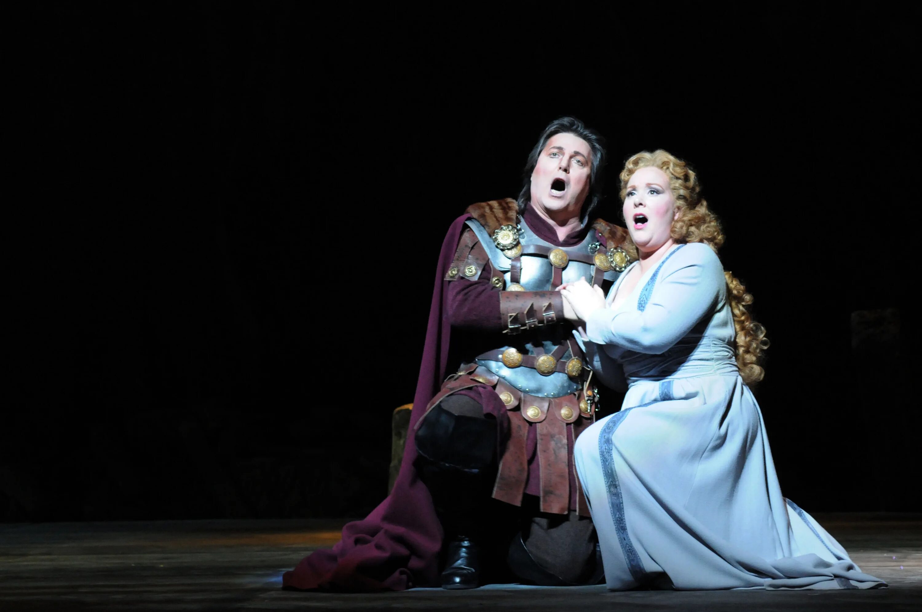 Опера театр. «риголетто» оперная сцена. Опера. Опера спектакль. Опера театр.