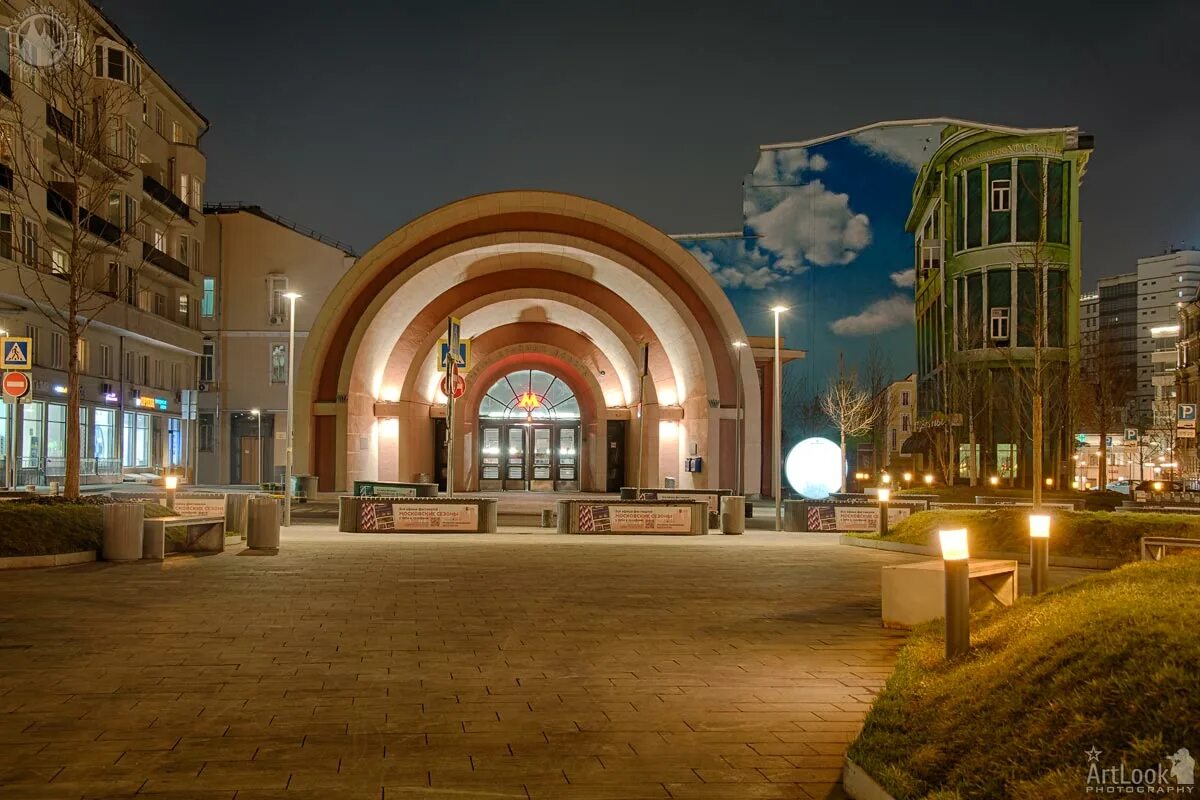 ухтомский,. триумфальная арка красные ворота в москве. элитные высотки на шаболовке. передвижная выставка музея. гостиница возле красных ворот.