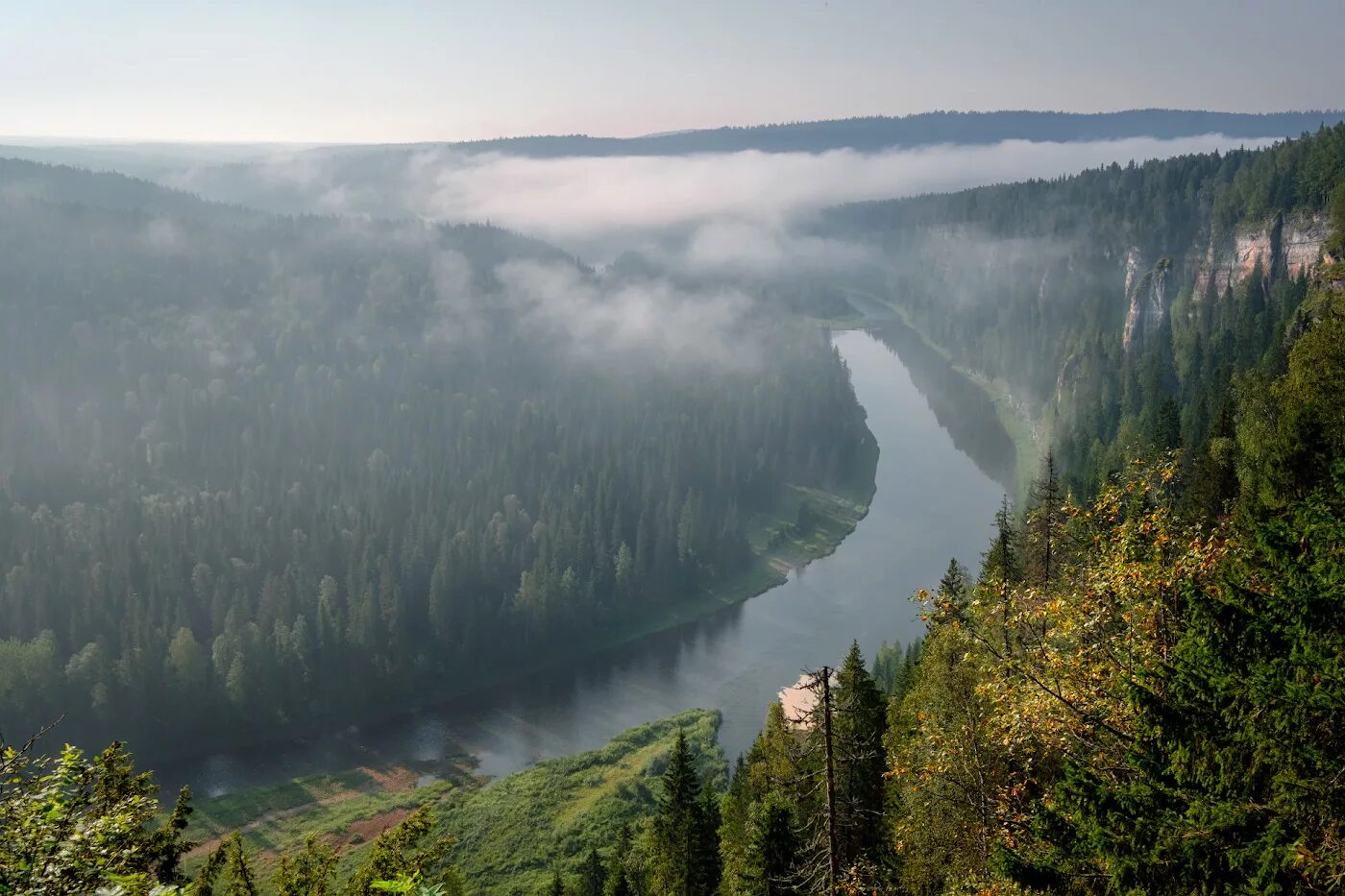 Какая природа в пермском крае. Река Усьва Пермский край. Усьва Пермский край горы. Урал река Усьва. Река Усьва в Перми.