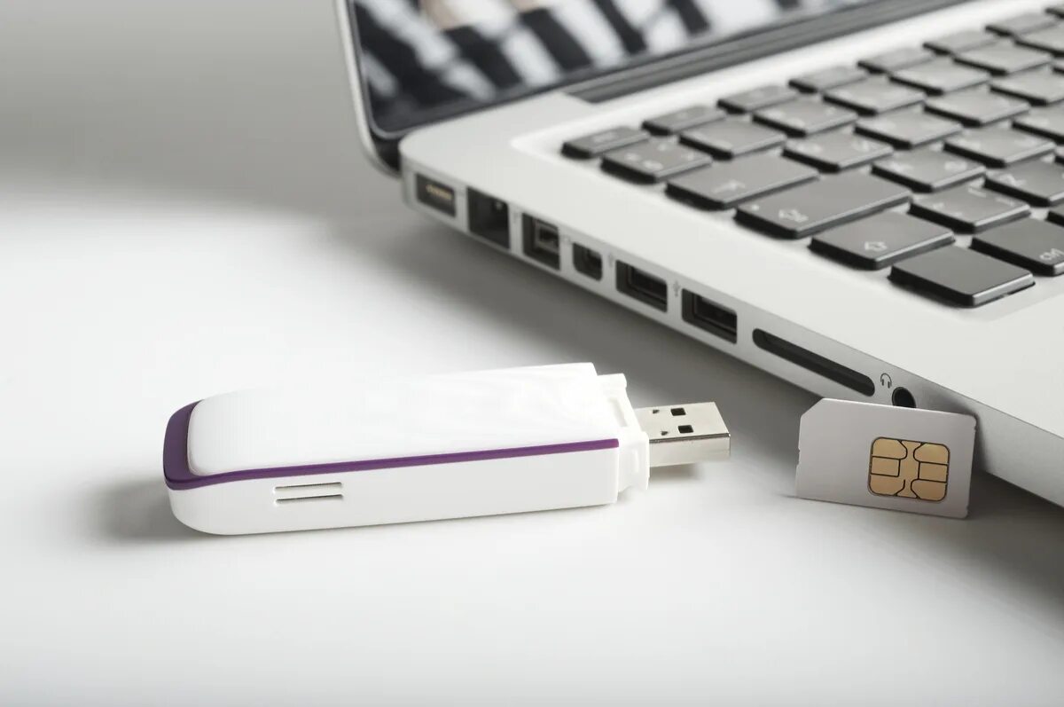 Мобильный интернет usb. Модем для ноутбука. Флешка с интернетом для ноутбука. 3g модем для ноутбука. Модем флешка для ноутбука.