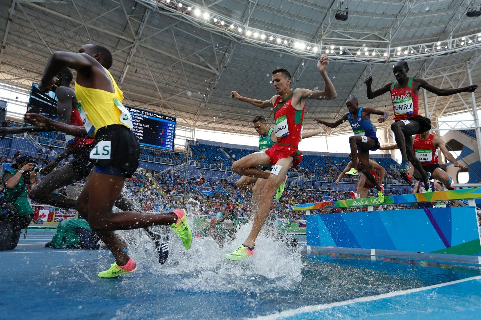 Athletes competitions. Стипль ЧЕЗ бег. Бег с препятствиями (стипль-ЧЕЗ). Стипль ЧЕЗ 3000 М. Стипль-ЧЕЗ В легкой атлетике это.