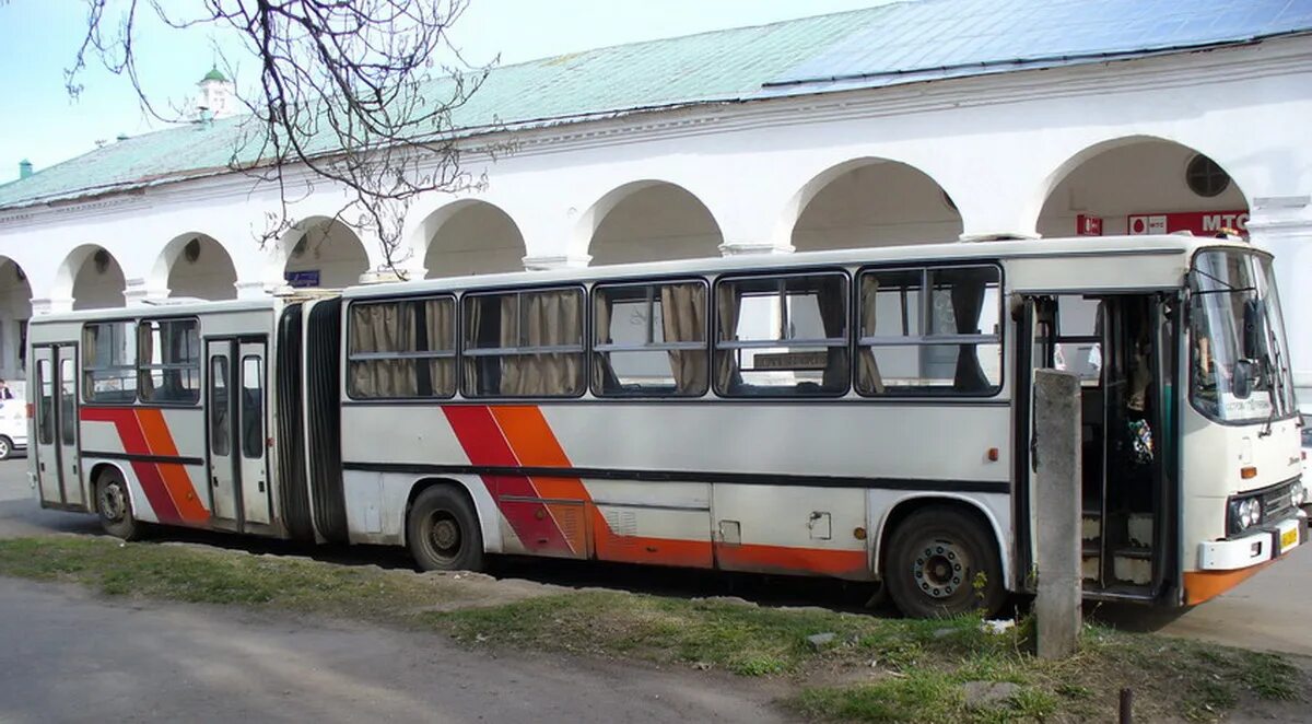 Автовокзал кострома сайт. Икарус автобус. Наши автобусы Икарус. Междугородный автобус Икарус 620. Икарус междугородный.