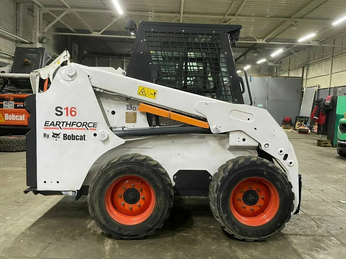 Бобкэт с18. Bobcat s16. Bobcat 7108991 бак. Стекло Бобкэт. Bobcat earthforce s18