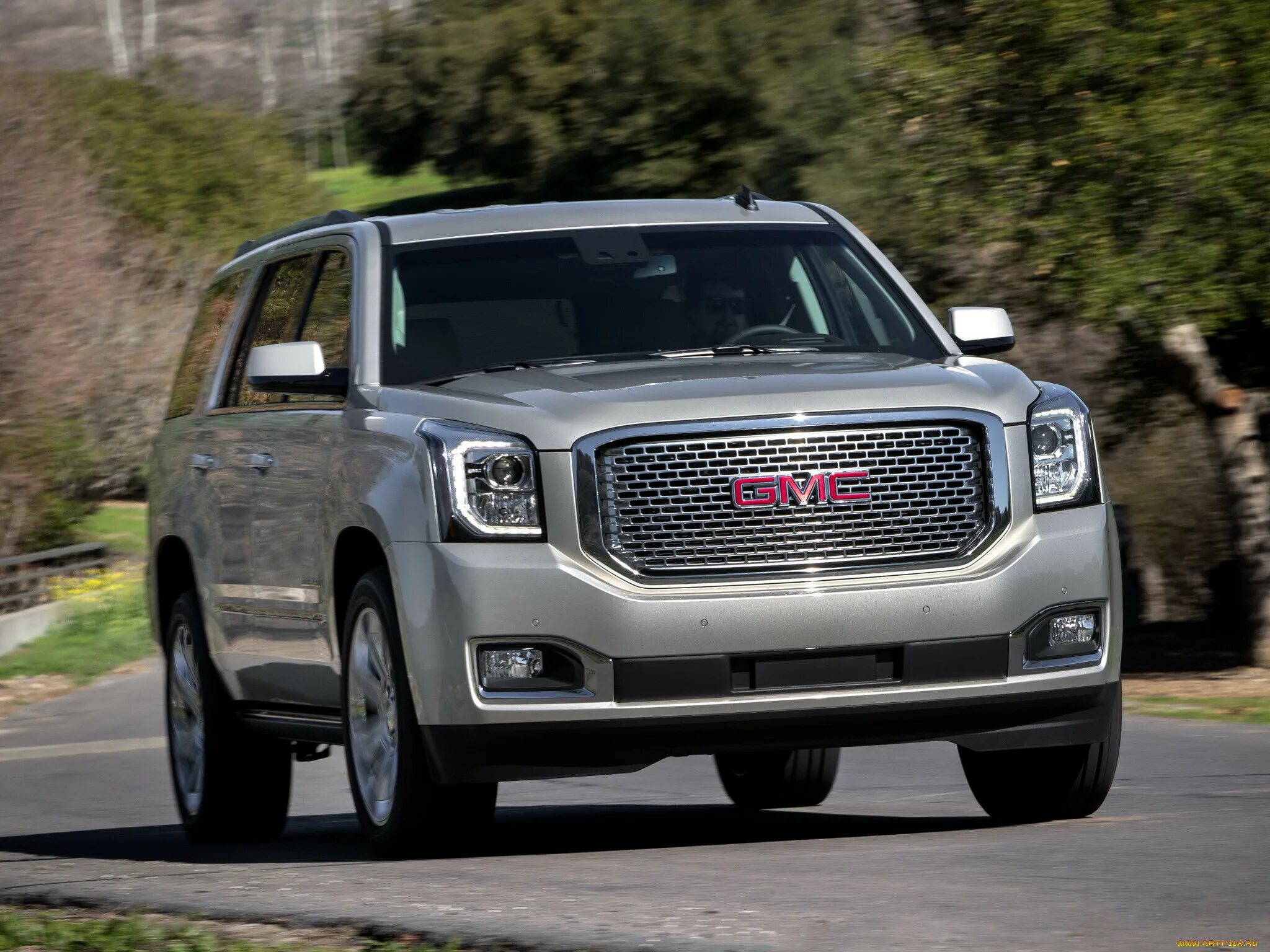 Автомобиль gmc. GMC Yukon Denali. 2015 GMC Yukon Denali. Машина GMC Yukon Denali. GMC Yukon Denali 2014.