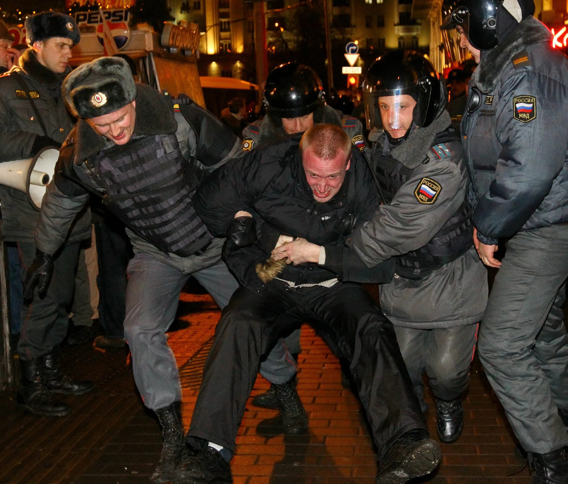 8 декабря 2011. Полиция пустит. 10.12.2011 Митинг на Болотной. Митинг чистые пруды 2011. 6 Декабря 2011.