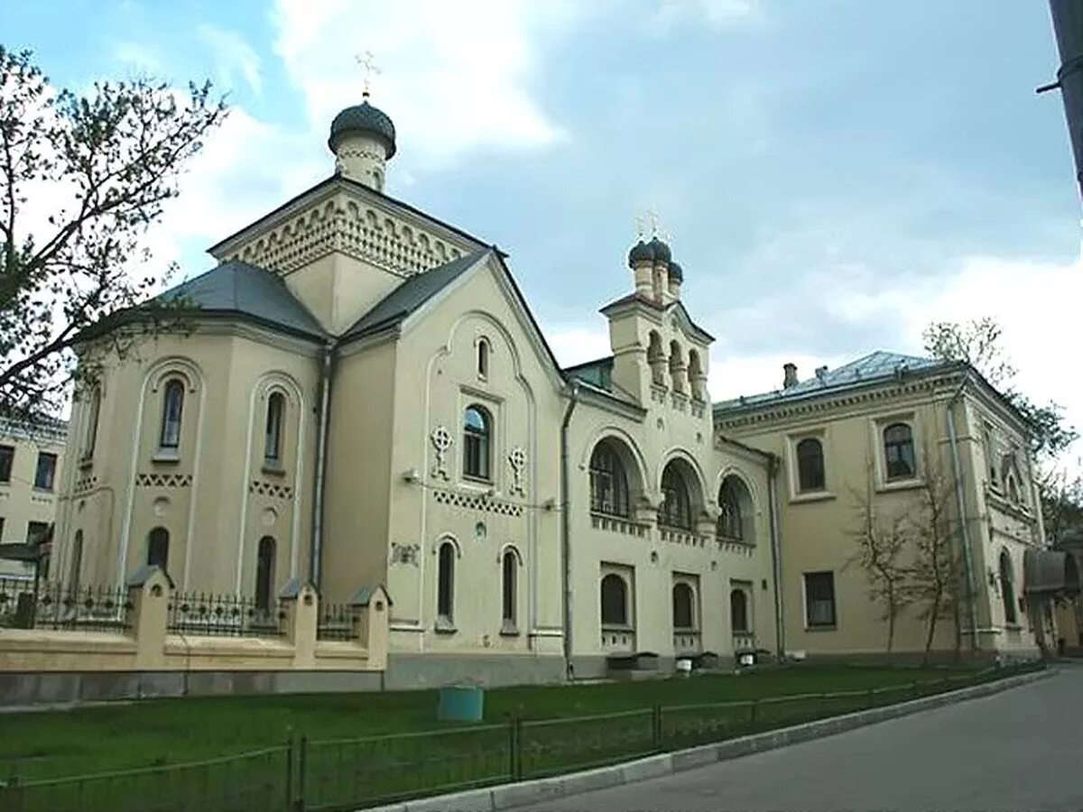 Больница святителя алексия москва. Ленинский проспект 27 больница святителя. Храм святителя алексия ленинский проспект. Больница святителя алексия. Храм святителя алексия ленинский проспект.