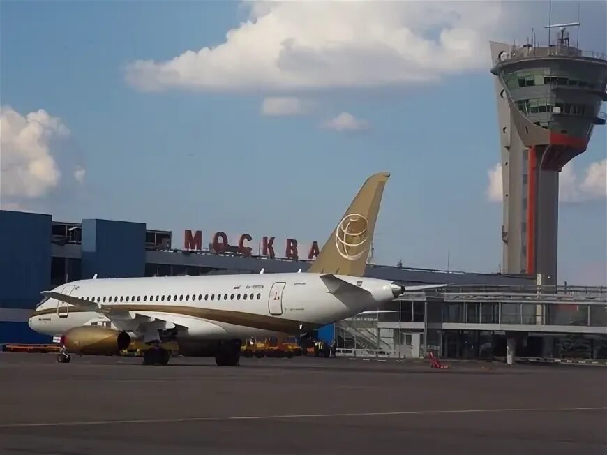 ту-134 центр-юг. суперджет 89007. авиакомпания центр. авиакомпания центр. центр юг суперджет.