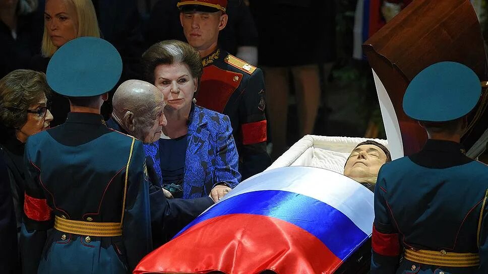 Церемония прощания с иосифом кобзоном. Иосиф кобзон похороны. Иосиф кобзон похороны валерия. Иосиф кобзон похороны валерия. Похороненные иосифа кобзона.